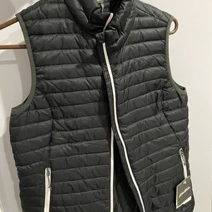 eddie bauer women’s 700 premium down vest xs black